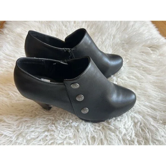 White Mountain Size 9 Black Faux Leather Block Heel Ankle Booties Crest Button - Picture 5 of 12